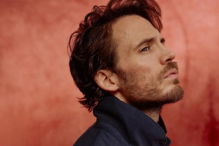 Sam Claflin: chi è l'attore che interpreta Il Conte di Montecristo